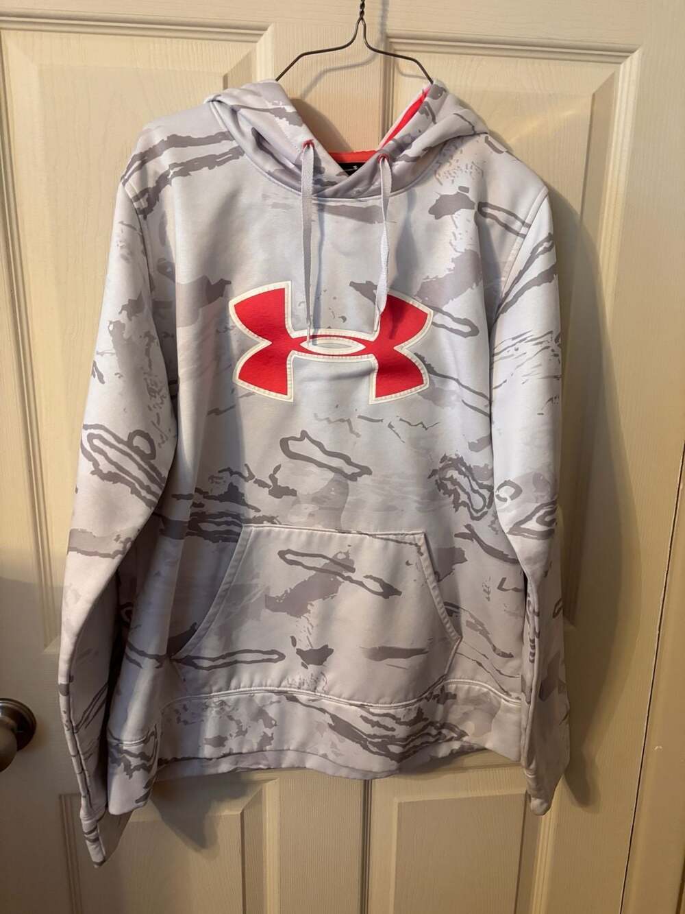 Under Armour Women's Gray Pink Camo Semi-Fitted Hoodie Sweatshirt Size Medium